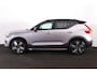 Volvo EX40 Twin Motor Performance Ultra Dark Edition 82 kWh - Panorama/schuifdak - IntelliSafe Assist & Surround - 360º Camera - Harman Kardon audio - Adaptieve LED koplampen - Verwarmde voorstoelen, stuur & achterbank - Parkeersensoren voor & achter - Elektr. bedienb. voorstoelen met geheugen links - Draadloze tel. lader - Extra getint glas - 20'' LMV