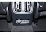 Volvo EX40 Twin Motor Performance Ultra Dark Edition 82 kWh - Panorama/schuifdak - IntelliSafe Assist & Surround - 360º Camera - Harman Kardon audio - Adaptieve LED koplampen - Verwarmde voorstoelen, stuur & achterbank - Parkeersensoren voor & achter - Elektr. bedienb. voorstoelen met geheugen links - Draadloze tel. lader - Extra getint glas - 20'' LMV