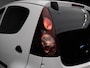 Peugeot 107 1.0 Active Sport (AIRCO,GROOT NAVI,BLACK/WHITE EDITION,ELEKTRISCHE RAMEN,GETINT,SPORTSTOELEN,LM VELGEN,NETTE STAAT)