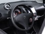 Peugeot 107 1.0 Active Sport (AIRCO,GROOT NAVI,BLACK/WHITE EDITION,ELEKTRISCHE RAMEN,GETINT,SPORTSTOELEN,LM VELGEN,NETTE STAAT)