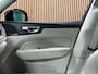 Volvo XC60 T6 AWD Recharge Plus Dark Long Range | Harman Kardon | All Season Banden | Adaptieve Cruise Control | Stoelverwarming voor+achter | Stuurwielverwarming | Parkeercamera | Pilot Assist | BLIS Dode Hoek Detectie | Standkachel met Volvo On Call App | Elektrische voorstoelen geheugen | Blond Lederen interieur | Zitting verlenging voorstoelen | Schuifdak | Google Infotainment | 19 Inch | Keyless Drive | Parkeersensoren voor+achter | Privacy Glass | DAB Radio | Apple Carplay/Android Auto | Draadloos telefoon opladen | Volvo On Call met mobiele App functie |