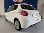 Peugeot 208 1.2 VTi Active / bj.2014 / kleur: wit / airco / navigatie / cruise control /etc. NAP met 128941 km.en APK tot 07/2027.