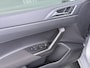 Volkswagen Taigo 1.0TSI Automaat R-Line Panoramadak Camera Adap.Cruise Trekhaak Stoelverwarming Apple Carplay Android Auto Navi Ecc Draadloze telefoonlader Keyless Lmv DAB Bluetooth IQ Light Pdc Isofix Privacy Glas Led Rijstrooksensor 1100KG Trekgewicht