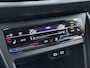 Volkswagen Taigo 1.0TSI Automaat R-Line Panoramadak Camera Adap.Cruise Trekhaak Stoelverwarming Apple Carplay Android Auto Navi Ecc Draadloze telefoonlader Keyless Lmv DAB Bluetooth IQ Light Pdc Isofix Privacy Glas Led Rijstrooksensor 1100KG Trekgewicht