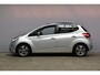 Kia Venga 1.4 CVVT 90pk Summer Edition Navigatie, Panoramadak, Trekhaak.