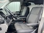 Volkswagen Transporter 2.0 TDI L1H1 Bulli 150pk AUTO | Trekhaak | Achterdeuren | Passagiersstoel | Adaptive cruise | Navigatie | Verwarmde voorruit | 17" LMV