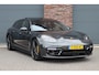 Porsche Panamera Sport Turismo 4.0 Turbo S E-Hybrid | 630pk | Luchtvering | Achterasbesturing | Burmester | Massage | HUD | Stoelventilatie | Panoramadak | Verwarmd Stuurwiel | ACC | Exclusive Design |