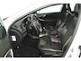 Volvo V40 1.6 T2 Summum (NAVIGATIE, CRUISE CONTROL, PARKEERSENSOREN)
