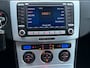 Volkswagen Passat Variant 2.0 FSI Highline ECC Leder Audio-CD/Navi Sportstoelen LMV 16" PDC Xenon Schuif-/Kanteldak Apk 03/02/2027