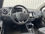 Renault Captur 1.2 TCe Xmod | Automaat | Trekhaak | Middenarmsteun | Leder | Stoeverwarming | Achteruitrijcamera met parkeersensoren achter