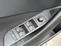 Skoda Kamiq BWJ 2021 | 1.0TSI 111PK Sport Bus AUTOMAAT | CLIMA | SPORTSTOELeN | CARPLAY | PDC 2X | ALCANTARA/STOF | 18'' LMV | PRIVACY GLASS | STOELVERW |