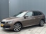 Skoda Kamiq BWJ 2021 | 1.0TSI 111PK Sport Bus AUTOMAAT | CLIMA | SPORTSTOELeN | CARPLAY | PDC 2X | ALCANTARA/STOF | 18'' LMV | PRIVACY GLASS | STOELVERW |