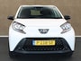 Toyota Aygo X 1.0 VVT-i S-CVT Play - ORIGINEEL NEDERLANDSE AUTO -ACHTERUITRIJCAMERA - APPLE CARPLAY/ANDROID AUTO - CRUISE CONTROL ADAPTIEF - AIRCO - VERKEERSBORDDETECTIE - GROOTLICHTASSISTENT - LEDEREN STUURWIEL - DAB-ONTVANGER - BLUETOOTH TELEFOONVOORBEREIDING