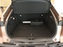 Mazda 6e Takumi Plus Long Range 80 kWh - ORIGINEEL NEDERLANDSE AUTO - PANORAMADAK - RONDOMZICHTCAMERA - HEAD-UP DISPLAY - DODEHOEKDETECTIE MET CORRECTIE - ELEKTRISCH BEDIENBARE ACHTERKLEP - ELEKTRISCH VERSTELBARE BESTUURDERSSTOEL - STOELVENTILATIE VÓÓR - VOORSTOELEN & STUUR VERWARMING - WARMTEPOMP - APPLE CARPLAY/ANDROID AUTO - DRAADLOZE TELEFOONLADER - KEYLESS ENTRY & START - LUXE LEDEREN/SUÈDE BEKLEDING - SFEERVERLICHTING - ELEKTRISCHE WEGKLAPBARE TREKHAAK 1.500 KG TREKGEWICHT