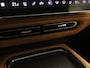 Mazda 6e Takumi Plus Long Range 80 kWh - ORIGINEEL NEDERLANDSE AUTO - PANORAMADAK - RONDOMZICHTCAMERA - HEAD-UP DISPLAY - DODEHOEKDETECTIE MET CORRECTIE - ELEKTRISCH BEDIENBARE ACHTERKLEP - ELEKTRISCH VERSTELBARE BESTUURDERSSTOEL - STOELVENTILATIE VÓÓR - VOORSTOELEN & STUUR VERWARMING - WARMTEPOMP - APPLE CARPLAY/ANDROID AUTO - DRAADLOZE TELEFOONLADER - KEYLESS ENTRY & START - LUXE LEDEREN/SUÈDE BEKLEDING - SFEERVERLICHTING - ELEKTRISCHE WEGKLAPBARE TREKHAAK 1.500 KG TREKGEWICHT