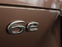 Mazda 6e Takumi Plus Long Range 80 kWh - ORIGINEEL NEDERLANDSE AUTO - PANORAMADAK - RONDOMZICHTCAMERA - HEAD-UP DISPLAY - DODEHOEKDETECTIE MET CORRECTIE - ELEKTRISCH BEDIENBARE ACHTERKLEP - ELEKTRISCH VERSTELBARE BESTUURDERSSTOEL - STOELVENTILATIE VÓÓR - VOORSTOELEN & STUUR VERWARMING - WARMTEPOMP - APPLE CARPLAY/ANDROID AUTO - DRAADLOZE TELEFOONLADER - KEYLESS ENTRY & START - LUXE LEDEREN/SUÈDE BEKLEDING - SFEERVERLICHTING - ELEKTRISCHE WEGKLAPBARE TREKHAAK 1.500 KG TREKGEWICHT