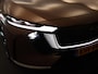 Mazda 6e Takumi Plus Long Range 80 kWh - ORIGINEEL NEDERLANDSE AUTO - PANORAMADAK - RONDOMZICHTCAMERA - HEAD-UP DISPLAY - DODEHOEKDETECTIE MET CORRECTIE - ELEKTRISCH BEDIENBARE ACHTERKLEP - ELEKTRISCH VERSTELBARE BESTUURDERSSTOEL - STOELVENTILATIE VÓÓR - VOORSTOELEN & STUUR VERWARMING - WARMTEPOMP - APPLE CARPLAY/ANDROID AUTO - DRAADLOZE TELEFOONLADER - KEYLESS ENTRY & START - LUXE LEDEREN/SUÈDE BEKLEDING - SFEERVERLICHTING - ELEKTRISCHE WEGKLAPBARE TREKHAAK 1.500 KG TREKGEWICHT