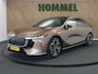 Mazda 6e Takumi Plus Long Range 80 kWh - ORIGINEEL NEDERLANDSE AUTO - PANORAMADAK - RONDOMZICHTCAMERA - HEAD-UP DISPLAY - DODEHOEKDETECTIE MET CORRECTIE - ELEKTRISCH BEDIENBARE ACHTERKLEP - ELEKTRISCH VERSTELBARE BESTUURDERSSTOEL - STOELVENTILATIE VÓÓR - VOORSTOELEN & STUUR VERWARMING - WARMTEPOMP - APPLE CARPLAY/ANDROID AUTO - DRAADLOZE TELEFOONLADER - KEYLESS ENTRY & START - LUXE LEDEREN/SUÈDE BEKLEDING - SFEERVERLICHTING - ELEKTRISCHE WEGKLAPBARE TREKHAAK 1.500 KG TREKGEWICHT