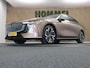 Mazda 6e Takumi Plus Long Range 80 kWh - ORIGINEEL NEDERLANDSE AUTO - PANORAMADAK - RONDOMZICHTCAMERA - HEAD-UP DISPLAY - DODEHOEKDETECTIE MET CORRECTIE - ELEKTRISCH BEDIENBARE ACHTERKLEP - ELEKTRISCH VERSTELBARE BESTUURDERSSTOEL - STOELVENTILATIE VÓÓR - VOORSTOELEN & STUUR VERWARMING - WARMTEPOMP - APPLE CARPLAY/ANDROID AUTO - DRAADLOZE TELEFOONLADER - KEYLESS ENTRY & START - LUXE LEDEREN/SUÈDE BEKLEDING - SFEERVERLICHTING - ELEKTRISCHE WEGKLAPBARE TREKHAAK 1.500 KG TREKGEWICHT
