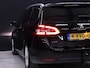 Peugeot 308 SW 1.6 BlueHDI Blue Lease Executive [PANORAMADAK, CRUISE CONTROL, NAVIGATIE, TREKHAAK, PDC V+A, CLIMATE, LED, MULTIFUNCTIONEEL STUUR, LICHTMETALEN VELGEN, NIEUWSTAAT]