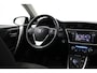 Toyota Auris 1.8 Hybrid Lease Plus | Panoramadak | Navigatie | Stoelverwarming | Parkeersensoren voor/achter | Keyless | Cruise Control | Clima | Camera | Xenon | 16 inch | Bluetooth
