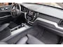 Volvo XC60 T6 Recharge AWD Plus Dark | Long Range | Stoelverwarming | Leder | Parkeercamera | Treeplanken | Pilot Assist | Keyless