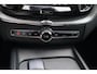 Volvo XC60 T6 Recharge AWD Plus Dark | Long Range | Stoelverwarming | Leder | Parkeercamera | Treeplanken | Pilot Assist | Keyless