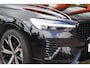 Volvo XC60 T6 Recharge AWD Plus Dark | Long Range | Stoelverwarming | Leder | Parkeercamera | Treeplanken | Pilot Assist | Keyless