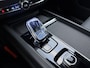 Volvo XC60 T6 350pk Ultra Black Edition / Luchtvering / Contourstoelen / Panorama dak / HUD / 360 graden camera /