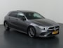 Mercedes-Benz A-klasse 180 Premium | AMG | Night | Panoramadak | Premium Sound | Multispaaks velgen | Stoelverwarming | Sfeerverlichting | Widescreen |