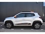Dacia Spring Comfort Plus (Orange Pack) 27 kWh NAVIGATIE | CAMERA ACHTER | SNELLADER | SENSOREN ACHTER | BLUETOOTH | DEALER ONDERHOUDEN | AIRCO |