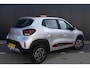 Dacia Spring Comfort Plus (Orange Pack) 27 kWh NAVIGATIE | CAMERA ACHTER | SNELLADER | SENSOREN ACHTER | BLUETOOTH | DEALER ONDERHOUDEN | AIRCO |