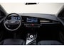 Kia Niro EV e-Niro DynamicLine 64.8 kWh 3-fase [ Navi Adapt.cruise Camera Stoel-en stuurverwarming ]