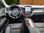 Volvo XC60 2.0 T6 Plug-in hybrid AWD Ultra Dark | Luchtvering | Trekhaak | Head-up | Pano | 360 Cam | Harman/Kardon
