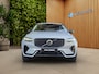 Volvo XC60 2.0 T6 Plug-in hybrid AWD Ultra Dark | Luchtvering | Trekhaak | Head-up | Pano | 360 Cam | Harman/Kardon