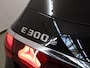 Mercedes-Benz E-klasse Estate 300e Sport Edition | Panoramaschuifdak | Trekhaak | Premium Pakket | 360°-camera | MBUX Superscreen | Burmester |
