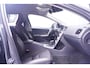 Volvo V60 2.4 D5 Twin Engine Lease Edition Momentum AWD Navigatie 17"-LMV trekhaak half lederen bekleding stuurbediening cruise-controle stoelverwarming PDC achter private glas