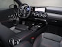 Mercedes-Benz A-klasse 180 Business Solution AMG | Panoramaschuifdak | Premium Plus | 19”AMG-velgen | Head-up display | Dodehoekassistent |