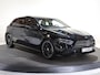 Mercedes-Benz A-klasse 180 Business Solution AMG | Panoramaschuifdak | Premium Plus | 19”AMG-velgen | Head-up display | Dodehoekassistent |