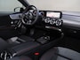 Mercedes-Benz A-klasse 180 Business Solution AMG | Panoramaschuifdak | Premium plus | Head-Up | Stoelverwarming | Achteruitrijcamera |  MULTIBEAM LED |