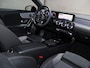 Mercedes-Benz A-klasse 180 Business Solution AMG | Panoramaschuifdak | AMG Line Plus pakket | 19”AMG-velgen | Head-up display | Dodehoekassistent |