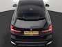 BMW iX1 xDrive30 67 kWh 313pk Dealer O.H. | Trekhaak Af Fabriek | Camera | Adaptief M Onderstel | Voorstoelen Verwarmd | Keyless | Sfeerverlichting | Apple Carplay | Adaptive LED | Cruise Control | Navigatie | DAB |