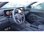 Volkswagen T-Roc R-Line First Edition | 'App-Connect' draadloze smartphone integratie | 30,5 cm display met 2D en 3D weergave | Automatische afstandsregeling (Adaptive Cruise Control)