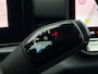 Volkswagen T-Roc R-Line First Edition | 'App-Connect' draadloze smartphone integratie | 30,5 cm display met 2D en 3D weergave | Automatische afstandsregeling (Adaptive Cruise Control)