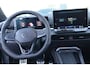 Volkswagen T-Roc R-Line First Edition | 'App-Connect' draadloze smartphone integratie | 30,5 cm display met 2D en 3D weergave | Automatische afstandsregeling (Adaptive Cruise Control)
