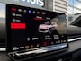 Volkswagen T-Roc R-Line First Edition | 'App-Connect' draadloze smartphone integratie | 30,5 cm display met 2D en 3D weergave | Automatische afstandsregeling (Adaptive Cruise Control)