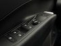 Volkswagen T-Roc R-Line First Edition | 'App-Connect' draadloze smartphone integratie | 30,5 cm display met 2D en 3D weergave | Automatische afstandsregeling (Adaptive Cruise Control)