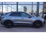 Volkswagen T-Roc R-Line First Edition | 'App-Connect' draadloze smartphone integratie | 30,5 cm display met 2D en 3D weergave | Automatische afstandsregeling (Adaptive Cruise Control)