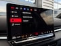 Volkswagen T-Roc R-Line First Edition | 'App-Connect' draadloze smartphone integratie | 30,5 cm display met 2D en 3D weergave | Automatische afstandsregeling (Adaptive Cruise Control)