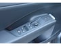 Volkswagen T-Roc R-Line First Edition | 'App-Connect' draadloze smartphone integratie | 30,5 cm display met 2D en 3D weergave | Automatische afstandsregeling (Adaptive Cruise Control)